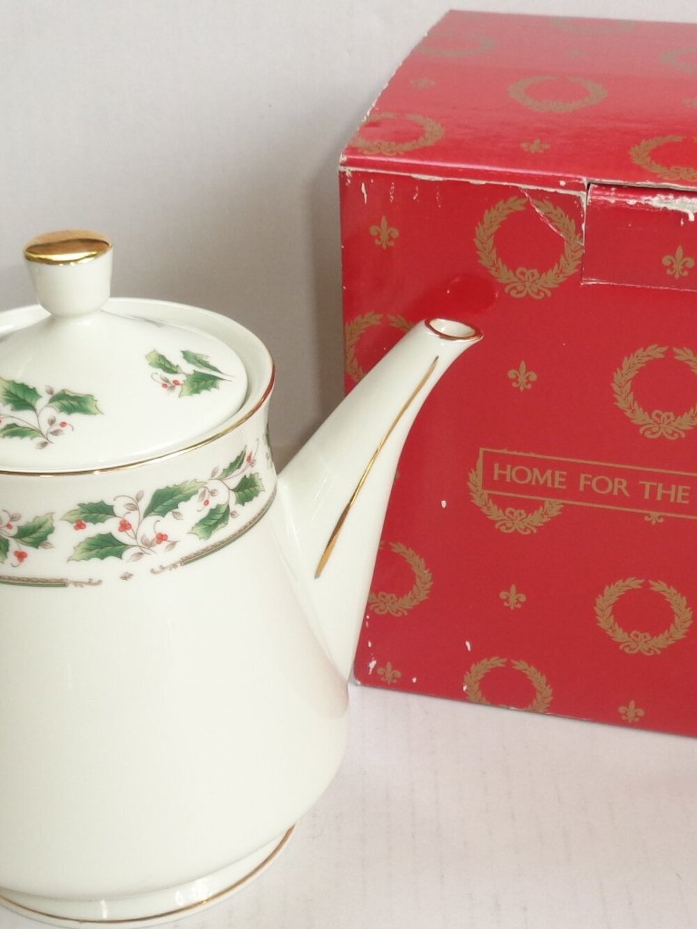Vintage Royal Limited Christmas Teapot / Coffee Pot